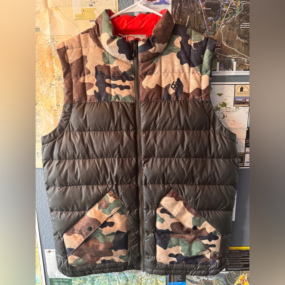 686 Men's Airflight Camouflage Puffer Vest - XL